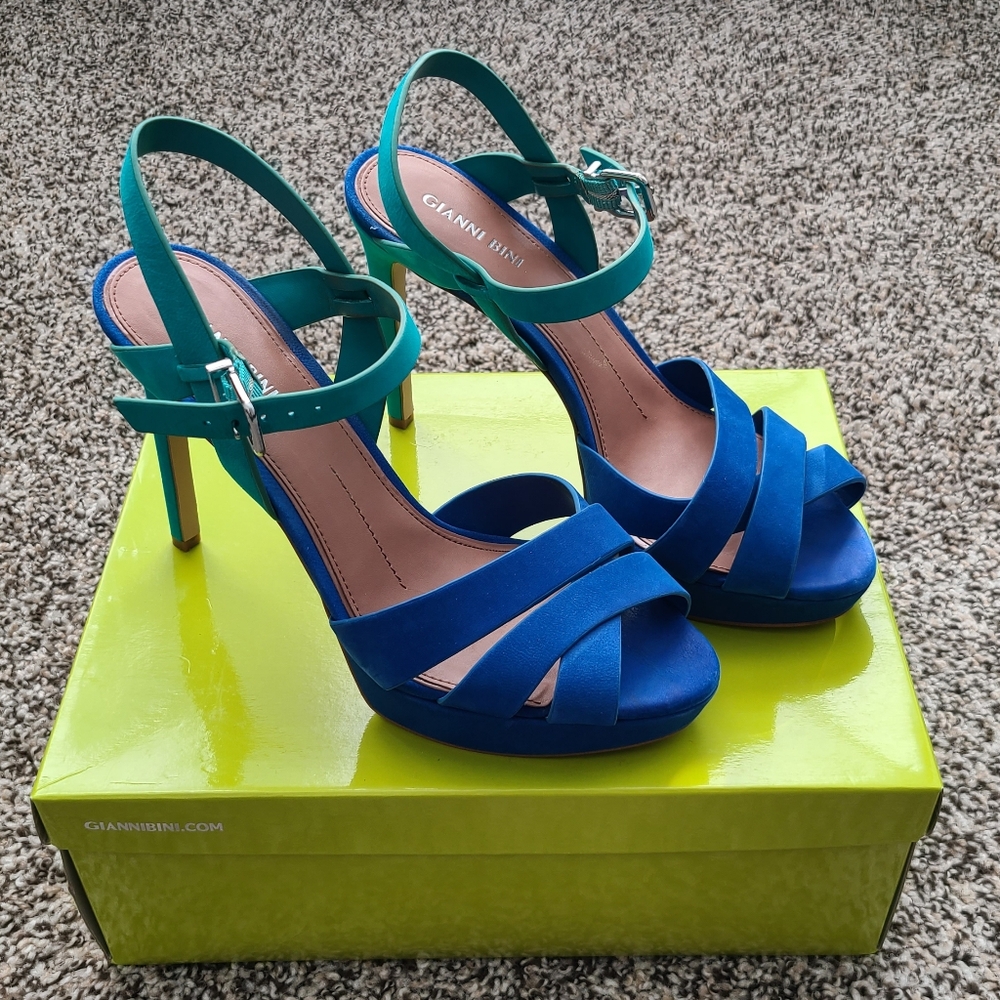 Gianni Bini Jovannaa Blue and Aqua Platform Heels Size 9.5 US